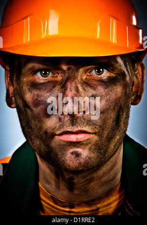 Öl-Industrie Arbeiter auf blauem Hintergrund Stockfoto