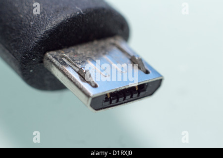 Mini-USB-Kabel zum Aufladen in Moblie Handys verwendet Stockfoto