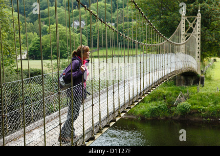 Die Pioniere Hängebrücke über den Fluss Conwy, Betws-y-Coed, Conwy, Nordwales Stockfoto