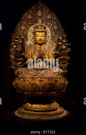 Antike Buddha-Statue in Tokio. Stockfoto