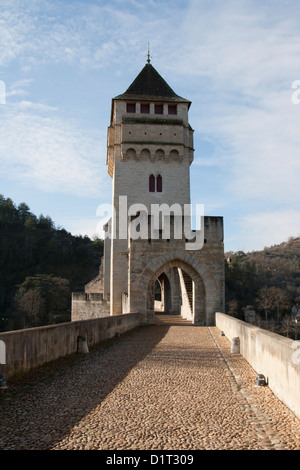 Schuss des mittelalterlichen Pont Valentre, Cahors, Frankreich Stockfoto