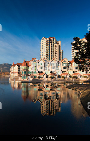 Kanada, British Columbia, Okanagan Valley, Kelowna, Eigentumswohnung Gebäude von Lake Okanagan Stockfoto