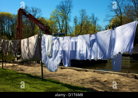 Wäsche auf der Wäscheleine Stockfoto