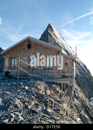 Ein Blick von der Mittellegi-Hütte am Eiger Stockfoto