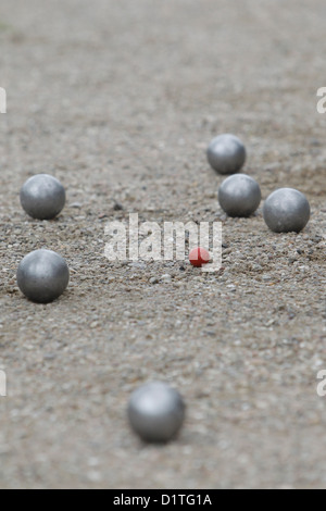 Schleswig, Deutschland, einer Partie Pétanque, genannt auch Boule, in der Mitte der Zielkugel Stockfoto