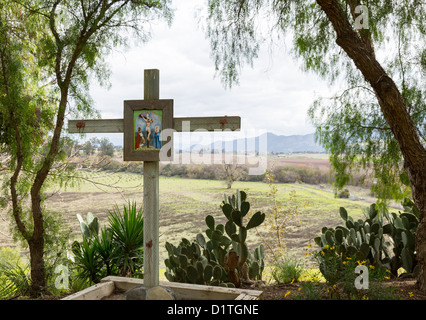 Mission Santa Ines in Stationen des Kreuzweges Garten Stockfoto