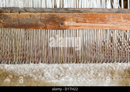 Alten Webstuhl hergestellt aus Holz machen Tuch in La Purisima Mission Kalifornien Stockfoto