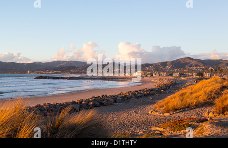 Sonnenuntergang am Abend in Ventura mit Rahmung Strandort Stockfoto