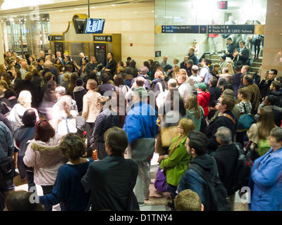 Menschenmengen, New Jersey Transit Area, Penn Station, NYC 2012 Stockfoto