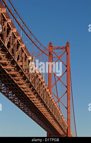 25. April-Hängebrücke über den Tejo in Lissabon Lisboa, Portugal Stockfoto