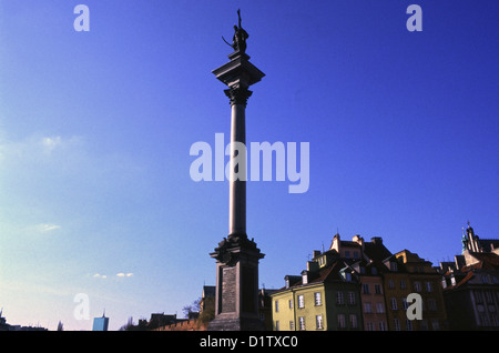 Blick auf König Zygmunt III Waza Säule am königlichen Burgplatz in der Altstadt Stare Miasto von Warschau, Polen Stockfoto