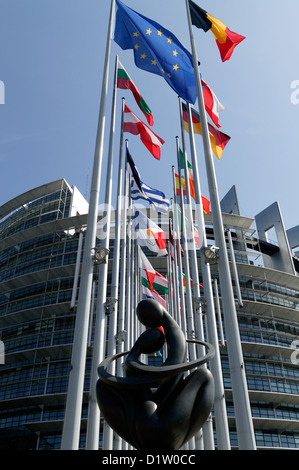 Straßburg, Frankreich, Europa hat Herz Skulptur im Europäischen Parlament Stockfoto