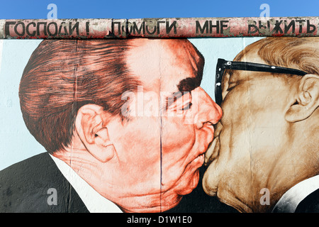 Berlin, Deutschland, der BRUDER küssen zwischen Breschnew und Honecker von Dmitry Vrubel Stockfoto