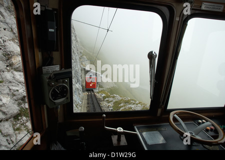 Alpnachstad, Schweiz, der steilsten Zahnradbahn Eisenbahnstrecke der Welt Stockfoto