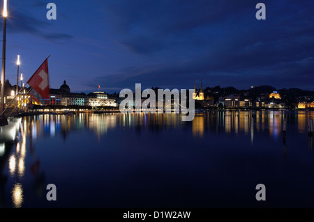 Luzern, Schweiz, Stadtansicht von Luzern am Vierwaldstättersee am Abend Stockfoto