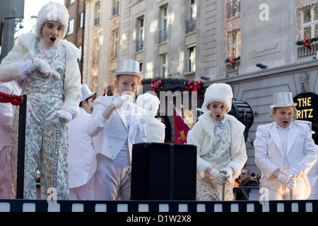 Feier-Hauptstadt der Welt "ist das Thema für Londoner New Year es Day Parade im Jahr 2013 Stockfoto