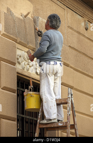 Budapest, Ungarn, Maler Malerei Fassade des Hauses Stockfoto