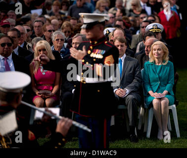 6. Januar 2013 - Yorba Linda, Kalifornien, USA - TRICIA NIXON COX (rechts) besucht die Richard Nixon Centennial Geburtstagsfeier bei der Nixon Presidential Library. (Kredit-Bild: © Brian Cahn/ZUMAPRESS.com) Stockfoto
