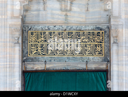 Süleymaniye Moschee, Istanbul, Türkei, Detail der Stiftung Inschrift mit Genealogie der regierende Sultan Stockfoto