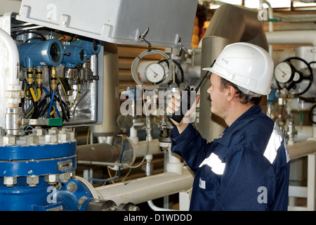 Karriere, Überprüfung, Maschinenraum, Ausrüstung, WISCO, Bauarbeiterhelm, Industrie, Installation, Maschinen, Wartung, Männlich, Mann, Person, Stockfoto