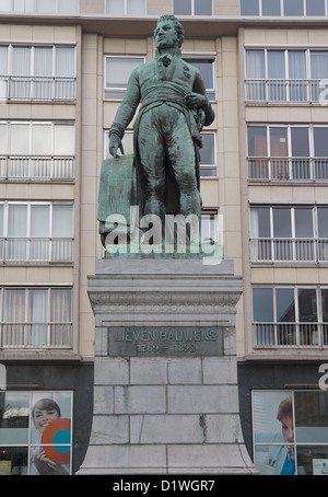 Bronze-Denkmal für Lieven Bauwens (ca. 1872), belgischer Unternehmer und industriellen Spion. Gent, Ostflandern, Belgien Stockfoto