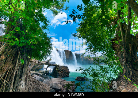 Blockwagen Sie Sap Wasserfall, Hochland. Buon Ma Thuot, Dak Lak, Vietnam Stockfoto