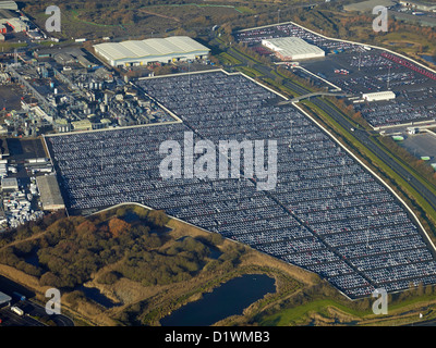 Importierte Autos gespeichert auf Avonmouth Docks, Bristol, Südwest-England, UK Stockfoto