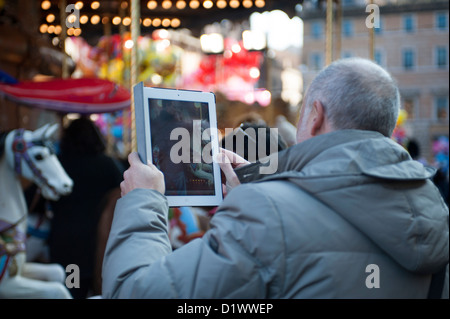 Touristen mit Pad ein Video machen Stockfoto