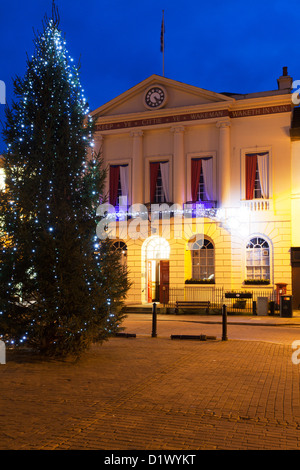 Weihnachtsbaum im Rathaus Ripon North Yorkshire England Stockfoto