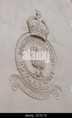 Die Skulptur innerhalb der Bomber Command Gedenkstätte in Green Park, London. Bomber Command Gedenkstätte Royal Air Force London RAF Stockfoto