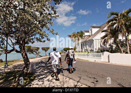 Traditionellen Schindeln Häuser in Dunmore Town, Harbour Island, Bahamas Stockfoto