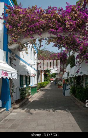 Malerischen Seitenstraßen rund um das Hafengebiet in Puerto Mogan, Gran Canaria. Stockfoto