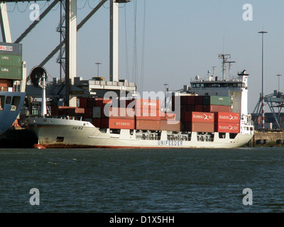 Vera be- und Entladen in der Amazone-Hafen Port of Rotterdam Stockfoto