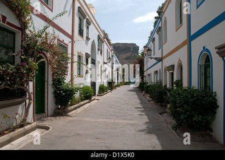 Malerischen Seitenstraßen rund um das Hafengebiet in Puerto Mogan, Gran Canaria. Stockfoto