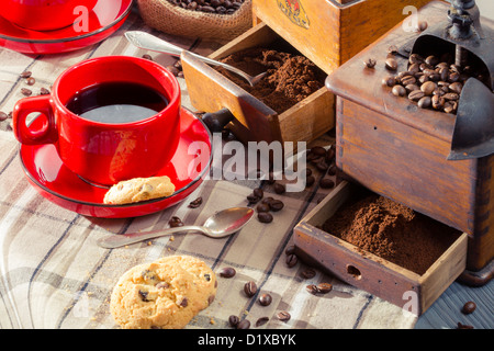 Nahaufnahme von frisch gebrühtem Kaffee schwarz Stockfoto