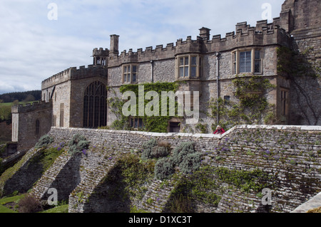 Haddon Hall, einen mittelalterlichen befestigten Herrenhaus in Derbyshire Peak District Stockfoto