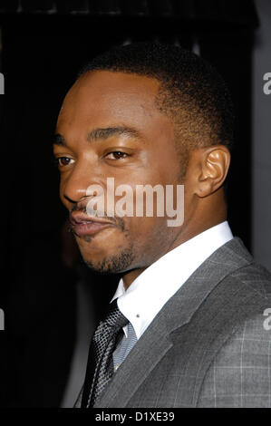 7. Januar 2013 - Hollywood, Kalifornien, USA - Anthony Mackie während der Premiere des neuen Films von Warner Bros. Bilder GANGSTER SQUAD, statt an Graumans Chinese Theatre, am 7. Januar 2013, in Los Angeles. (Kredit-Bild: © Michael Germana/Globe Photos/ZUMAPRESS.com) Stockfoto