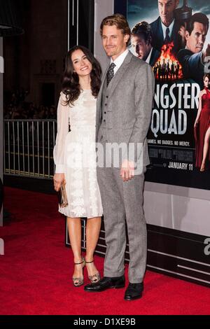 Abigail Spencer, Andrew Pruett im Ankunftsbereich für GANGSTER SQUAD Premiere, Graumans Chinese Theatre, Los Angeles, CA 7. Januar 2013. Foto von: Emiley Schweich/Everett Collection Stockfoto