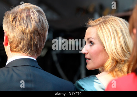 Neu gewählte Präsident von Deutschland Christian Wulff und seine Frau Bettina auf dem Sommerfest des Bundespräsidenten im Schloss Bellevue in Berlin, Deutschland, 2. Juli 2010. Deutschlands neue Staatsoberhaupt Wulff Gastgeber für rund 5.000 Gäste aus den Bereichen Politik, Wirtschaft und öffentlichen Leben. Foto: Wolfgang Kumm Stockfoto