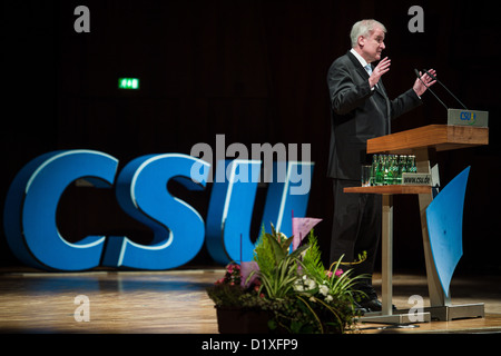 Ministerpräsident von Bayern Horst Seehofer hält eine Rede während der Neujahrsempfang von der CSU in Erlangen, Deutschland, 6. Januar 2013. Foto: David Ebener Stockfoto