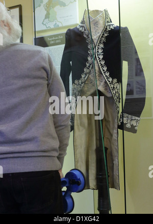 Anzeigen der ständigen Ausstellung "Brüder Grimm und ihre Familie" im Museum in Haldensleben, Deutschland, 18. Dezember 2012. Das Museum befindet sich ein Teil des Nachlasses von Jacob Grimm (1785-1863) und Wilhelm Grimm (1786-1859). Die Exponate wurden von Albertine Plock (1881-1974), eine Enkelin von Wilhelm Grimm, gespendet, die kamen nach Haldensleben als Lehrer und verbrachte den Rest ihres Lebens dort. Foto: Jens Wolf Stockfoto