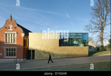 Maidstone Museum, Maidstone, Großbritannien. Architekt: Hugh Broughton Architekten Limited, 2012. Teilweisen äußeren Höhe von n Stockfoto