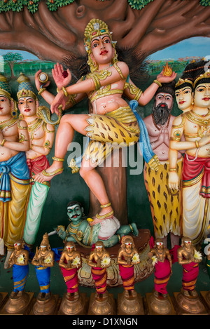 Eine skulpturale Einfrieren Darstellung Shiva wie Nataraj Linien eine Wand im indischen Sri Mahamariamman Tempel in Kuala Lumpur, Malaysia Stockfoto