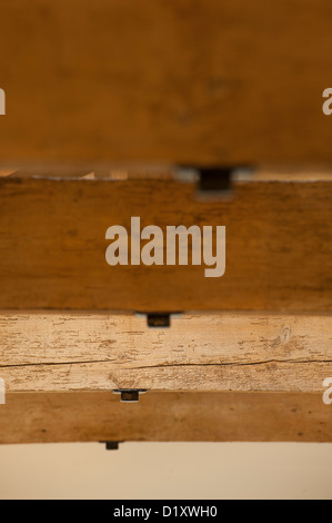 Nahaufnahme des schönen Eichenbalken in einem kürzlich umgebauten Scheune. Stockfoto