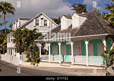 Traditionellen Schindeln Häuser in Dunmore Town, Harbour Island, Bahamas Stockfoto