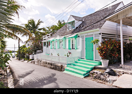 Traditionellen Schindeln Häuser in Dunmore Town, Harbour Island, Bahamas Stockfoto