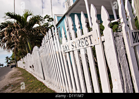 Traditionellen Schindeln Häuser in Dunmore Town, Harbour Island, Bahamas Stockfoto