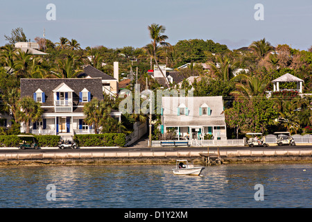 Ansicht von Dunmore Town von Regierung Dock, Harbour Island, Bahamas Stockfoto