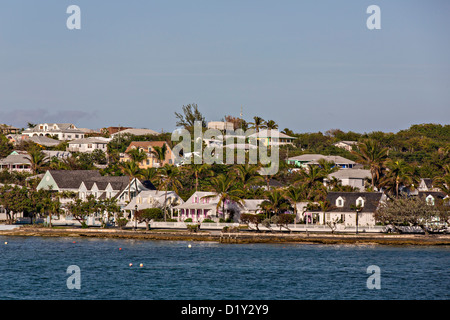 Ansicht von Dunmore Town von Regierung Dock, Harbour Island, Bahamas Stockfoto