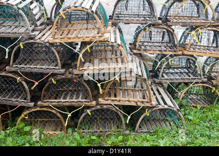 Ein Haufen von Hummer Töpfe im Hafen von Neils, Cape Breton, Nova Scotia Stockfoto